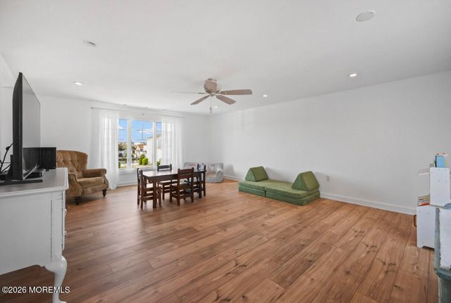 189 Catherine Lane, Manahawkin, NJ 08050