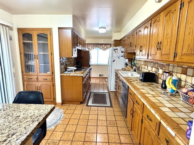 2451 Hunt Road, Reading, OH 45215