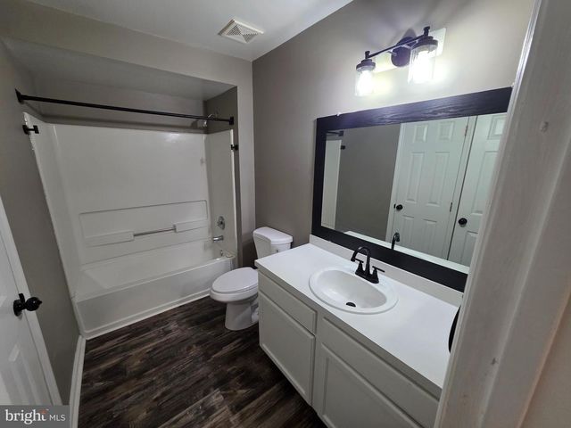 203 RIVER CT, Fieldsboro, NJ 08505