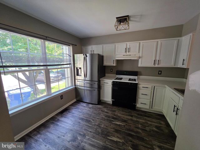 203 RIVER CT, Fieldsboro, NJ 08505