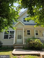 203 RIVER CT, Fieldsboro, NJ 08505