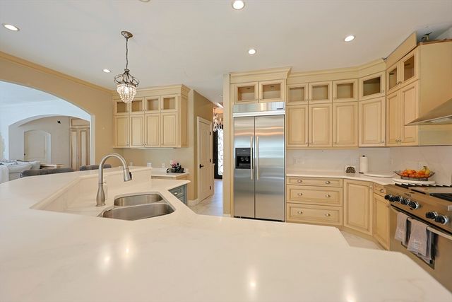 71 Bourque Road, Lynnfield, MA 01940
