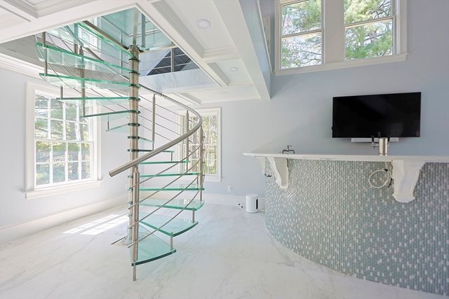 71 Bourque Road, Lynnfield, MA 01940