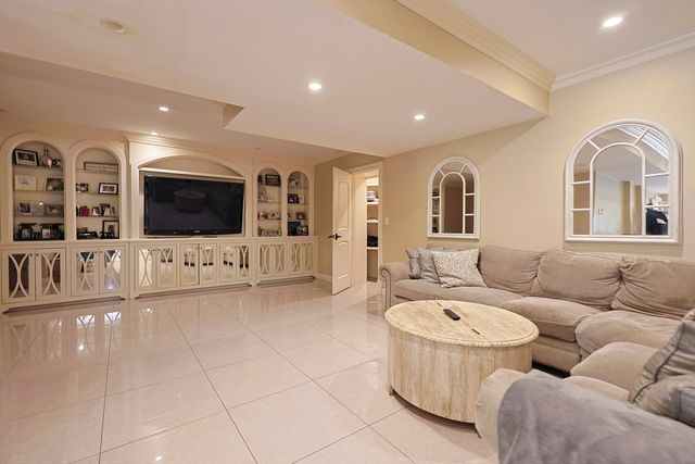 71 Bourque Road, Lynnfield, MA 01940
