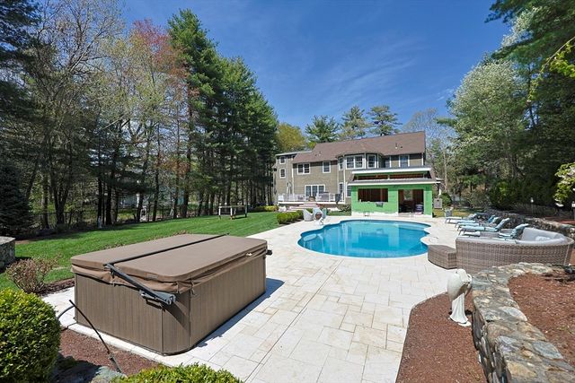 71 Bourque Road, Lynnfield, MA 01940