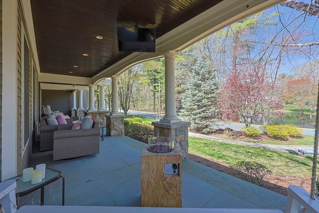 71 Bourque Road, Lynnfield, MA 01940