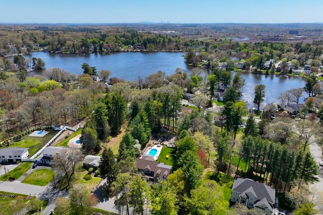 71 Bourque Road, Lynnfield, MA 01940