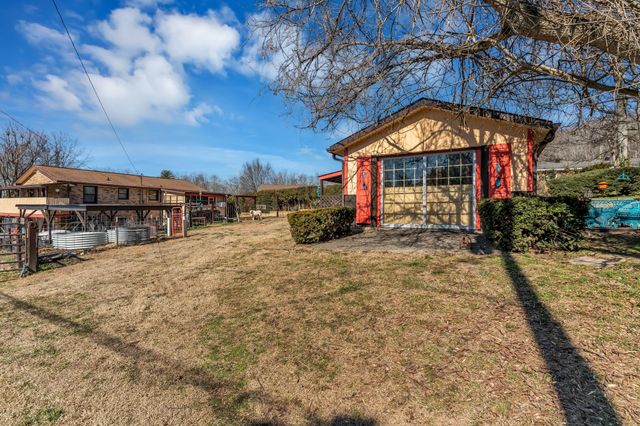 111 Gallaher St, Ashland City, TN 37015