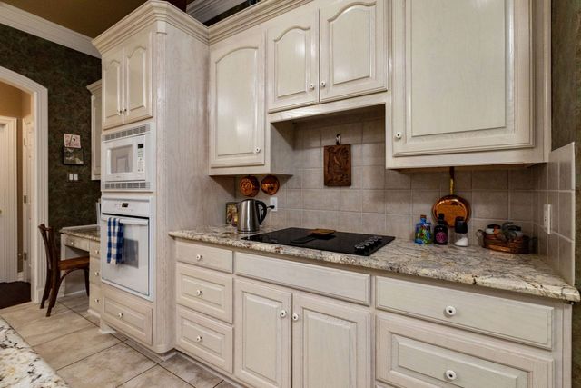 1908 Channing Park Drive, Arlington, TX 76013