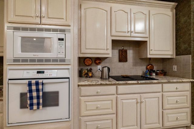 1908 Channing Park Drive, Arlington, TX 76013