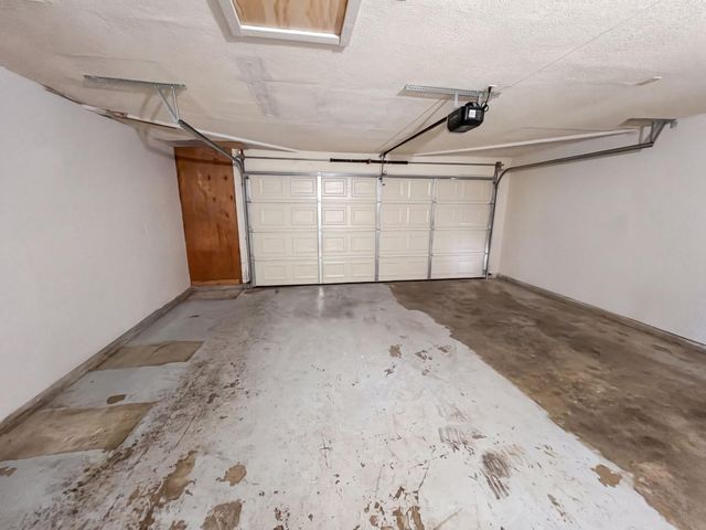 6300 Seyferth Way, Sacramento, CA 95823