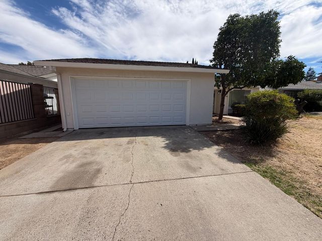 6300 Seyferth Way, Sacramento, CA 95823