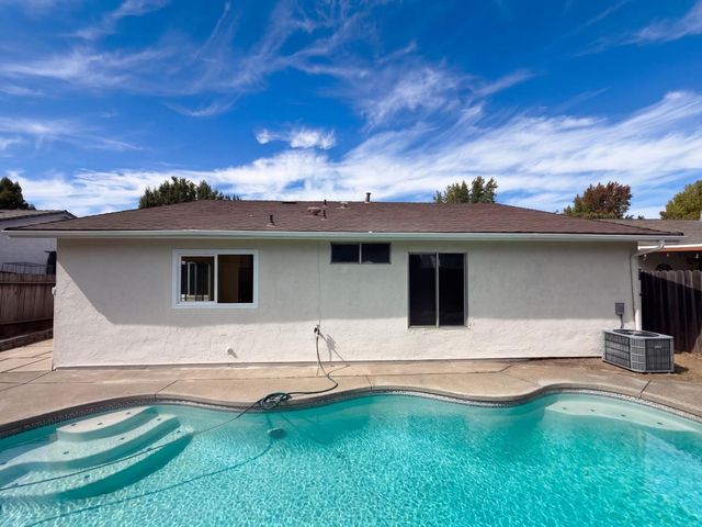 6300 Seyferth Way, Sacramento, CA 95823