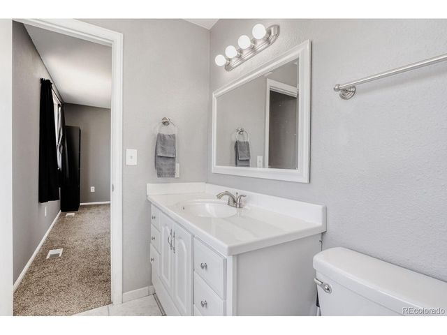 2556 S Cimarron St, Aurora, CO 80014