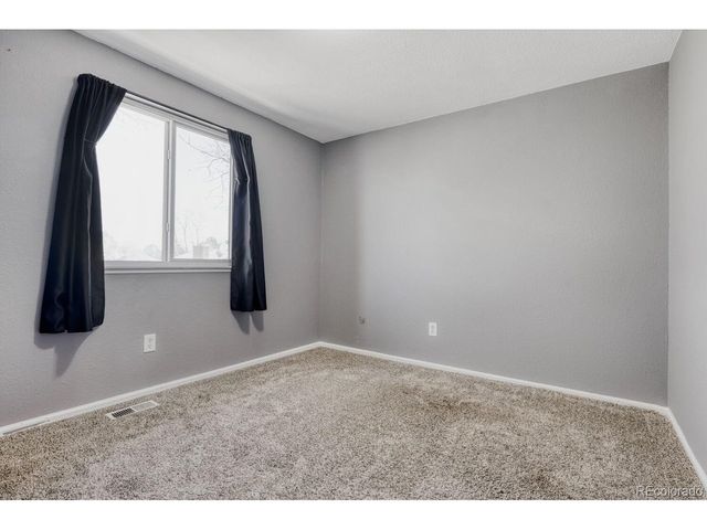 2556 S Cimarron St, Aurora, CO 80014