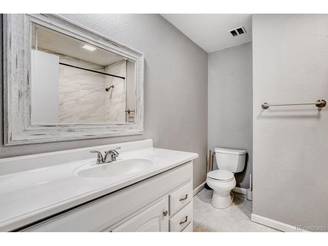 2556 S Cimarron St, Aurora, CO 80014