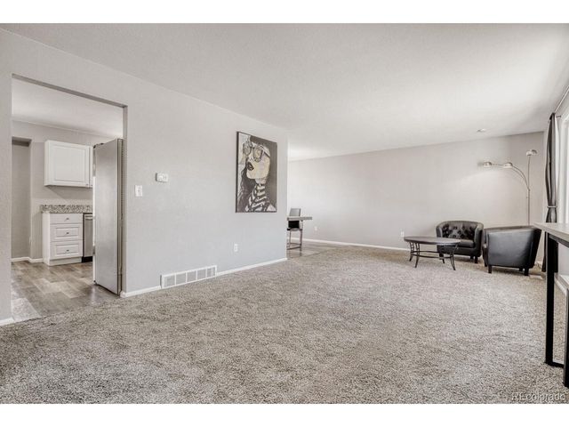 2556 S Cimarron St, Aurora, CO 80014