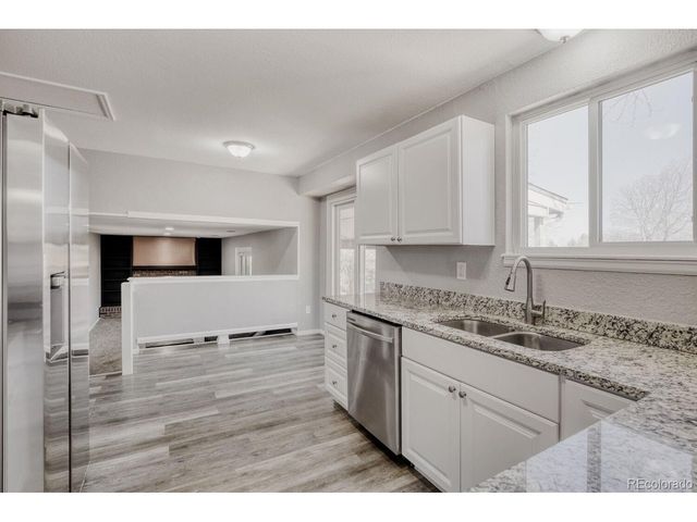 2556 S Cimarron St, Aurora, CO 80014