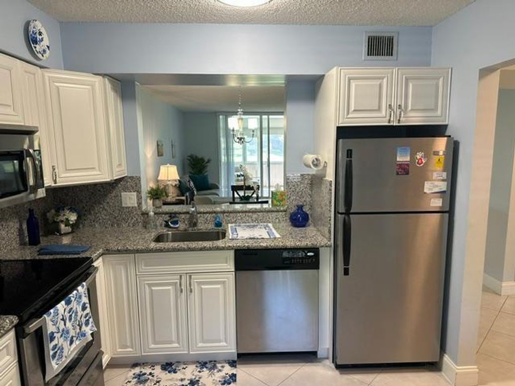 260 NW 76th Avenue 108, Margate, FL 33063