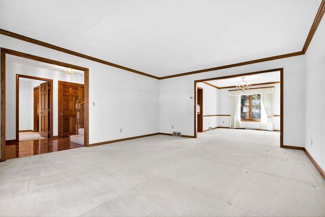 951 E FOXMOOR LANE, Appleton, WI 54911