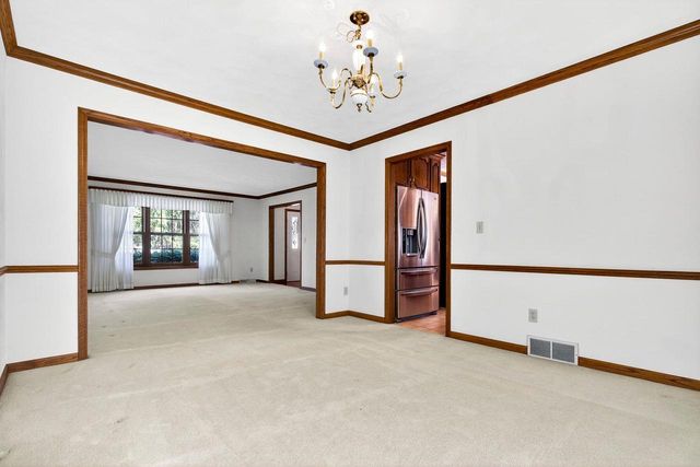 951 E FOXMOOR LANE, Appleton, WI 54911