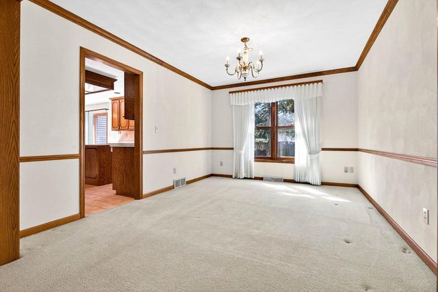 951 E FOXMOOR LANE, Appleton, WI 54911