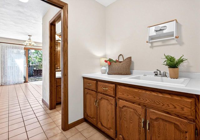 951 E FOXMOOR LANE, Appleton, WI 54911