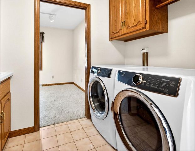 951 E FOXMOOR LANE, Appleton, WI 54911