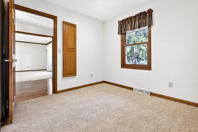 951 E FOXMOOR LANE, Appleton, WI 54911