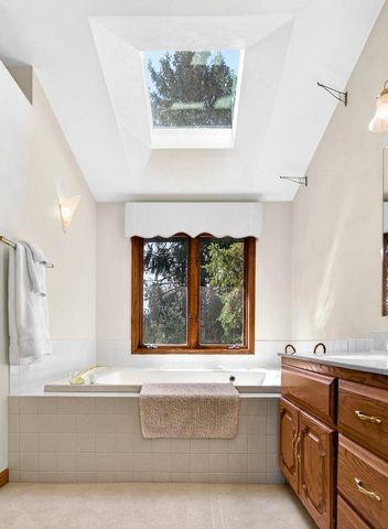 951 E FOXMOOR LANE, Appleton, WI 54911