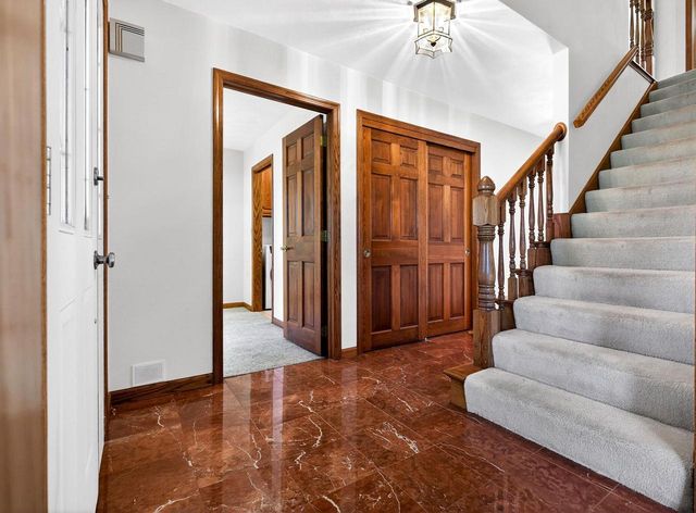 951 E FOXMOOR LANE, Appleton, WI 54911