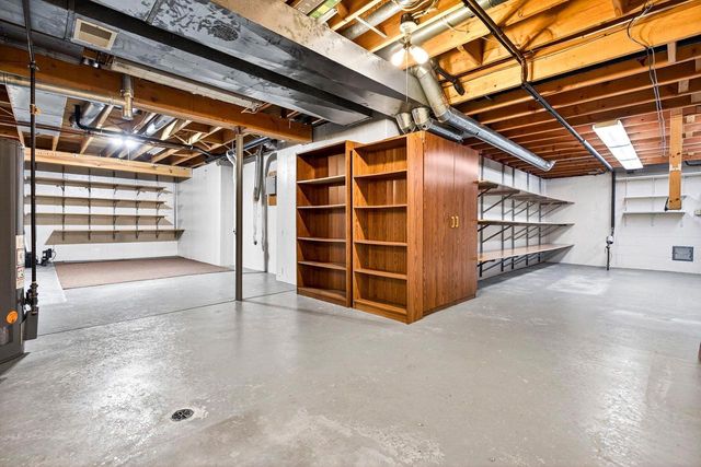 951 E FOXMOOR LANE, Appleton, WI 54911