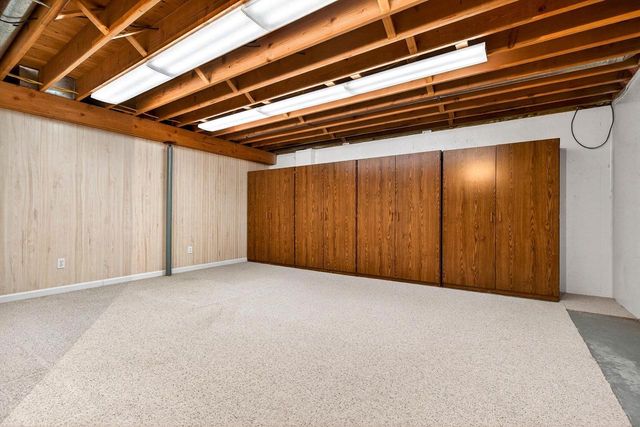 951 E FOXMOOR LANE, Appleton, WI 54911