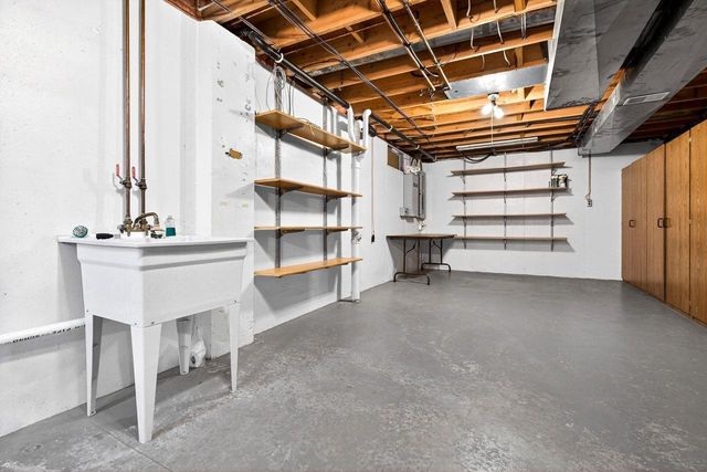 951 E FOXMOOR LANE, Appleton, WI 54911