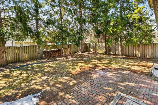 951 E FOXMOOR LANE, Appleton, WI 54911