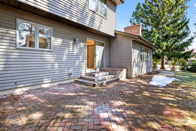 951 E FOXMOOR LANE, Appleton, WI 54911