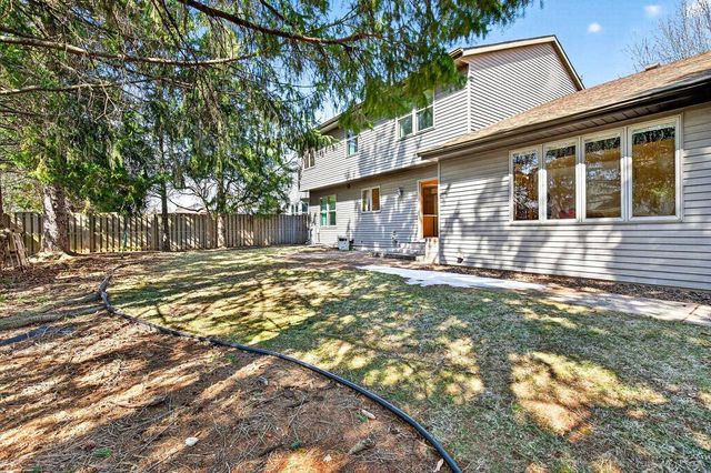 951 E FOXMOOR LANE, Appleton, WI 54911