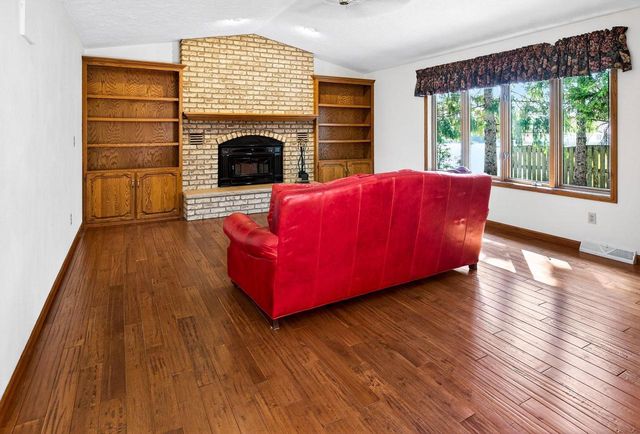 951 E FOXMOOR LANE, Appleton, WI 54911