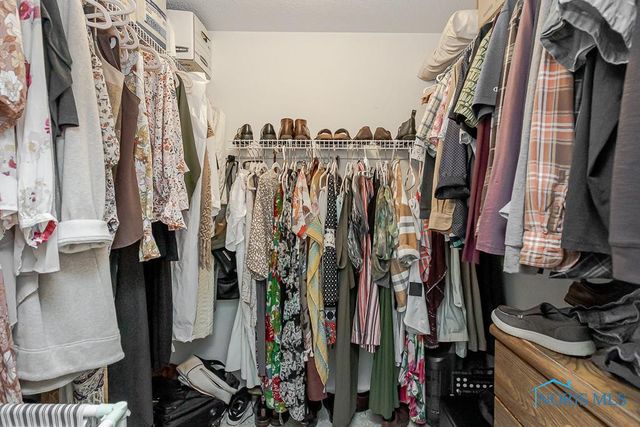 6023 Brainard Drive, Sylvania, OH 43560