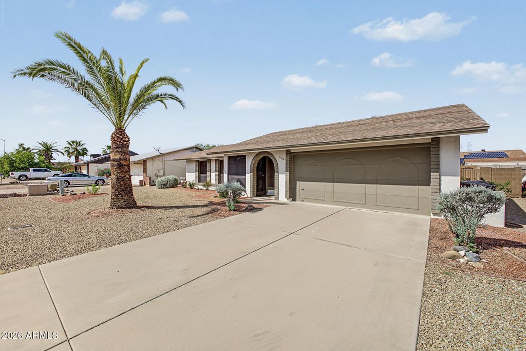 10402 W Harmont Drive, Peoria, AZ 85345 — exterior