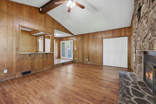 1459 S Luster Avenue, Springfield, MO 65804