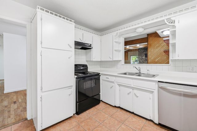 1459 S Luster Avenue, Springfield, MO 65804