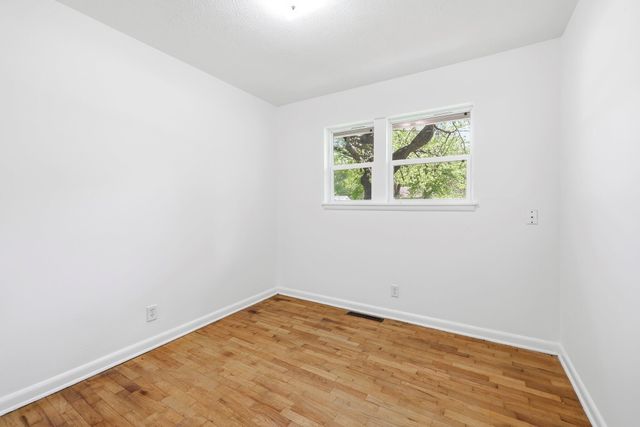 1459 S Luster Avenue, Springfield, MO 65804