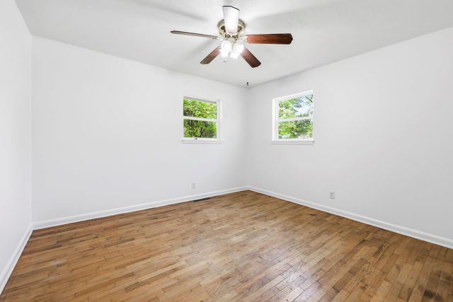 1459 S Luster Avenue, Springfield, MO 65804