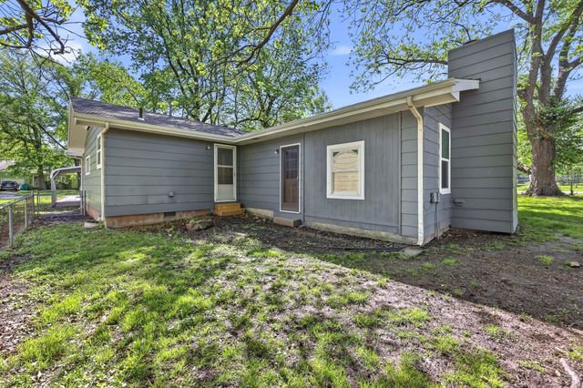 1459 S Luster Avenue, Springfield, MO 65804