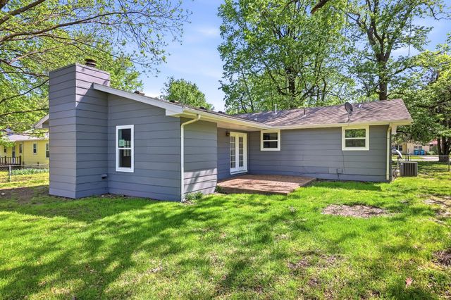 1459 S Luster Avenue, Springfield, MO 65804