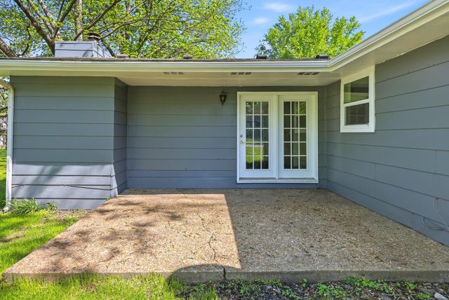 1459 S Luster Avenue, Springfield, MO 65804