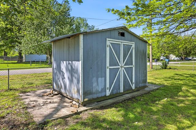 1459 S Luster Avenue, Springfield, MO 65804