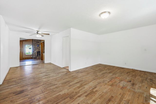 1459 S Luster Avenue, Springfield, MO 65804