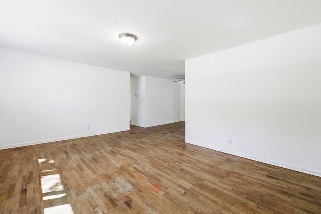 1459 S Luster Avenue, Springfield, MO 65804